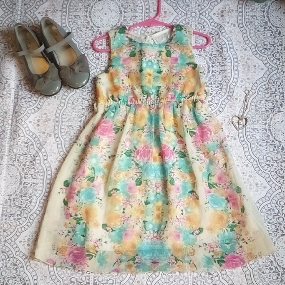 Girls spring dress - Picture 12 of 14